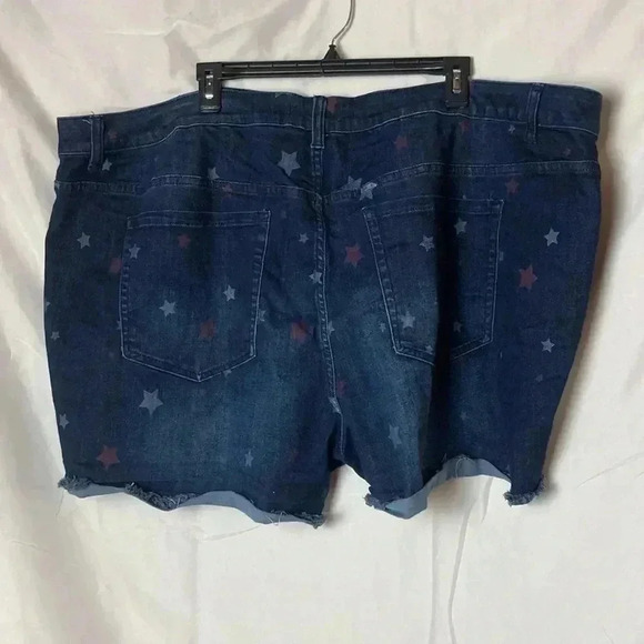Lane Bryant mid-rose red and white star jean shorts - Picture 7 of 7